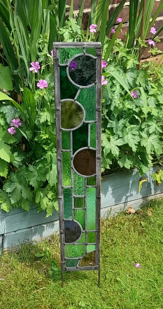 Garden glass plant stake green circles