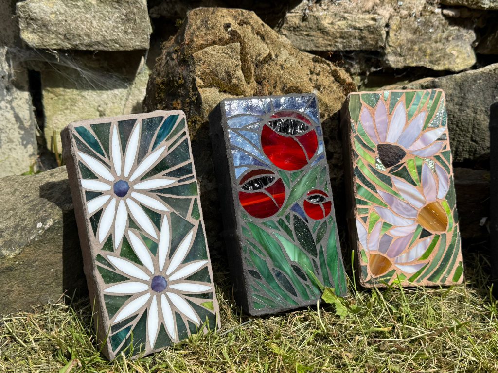 garden-mosaic-bricks-three-flowers