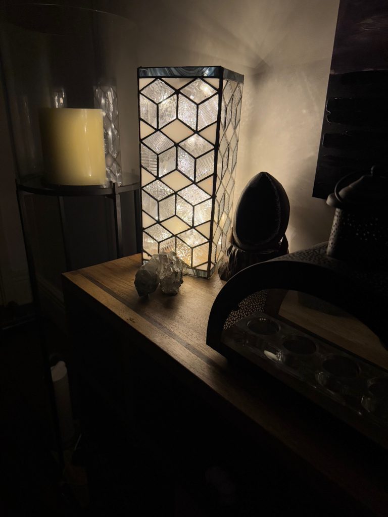 Stained glass cube lamp geometric white lit