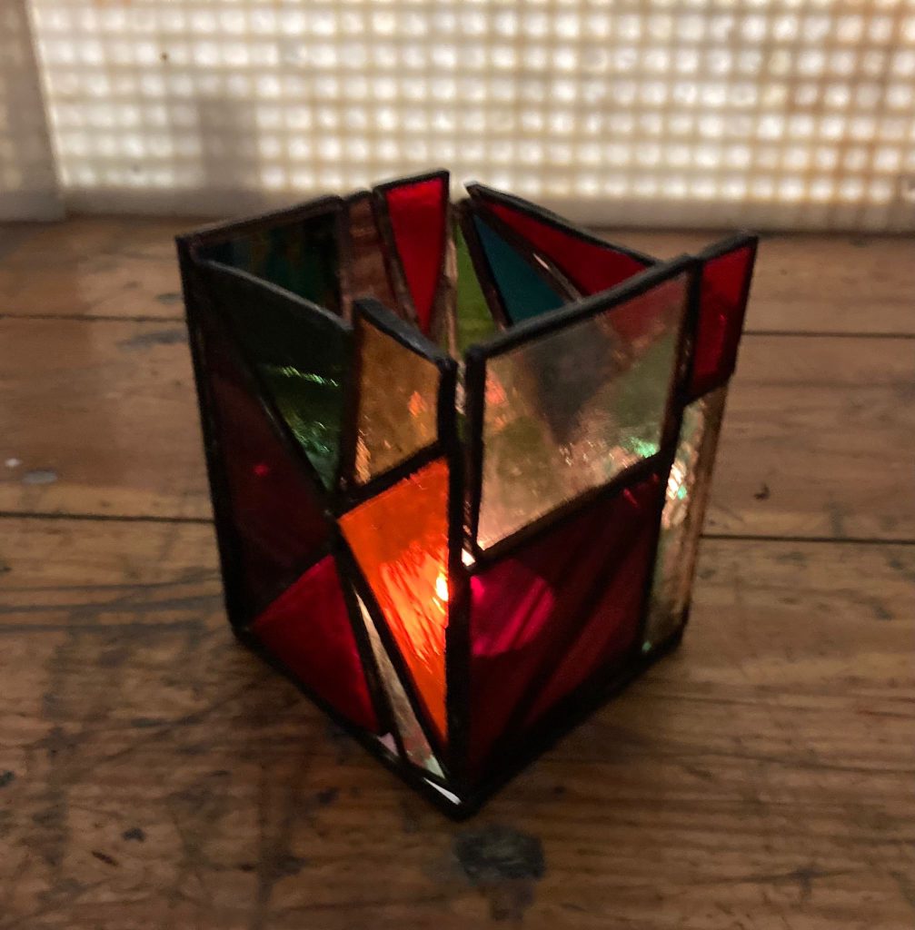 Stained glass tealight holder triangle multicolour