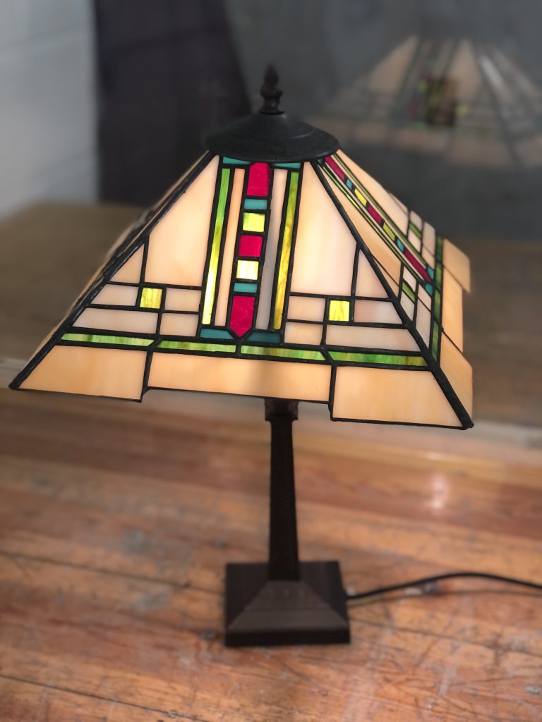 Stained glass tiffany mission lamp