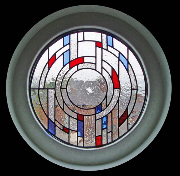Commission round geometric window